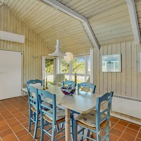 בית נופש Nice In Blvand With 3 Bedrooms And Wifi